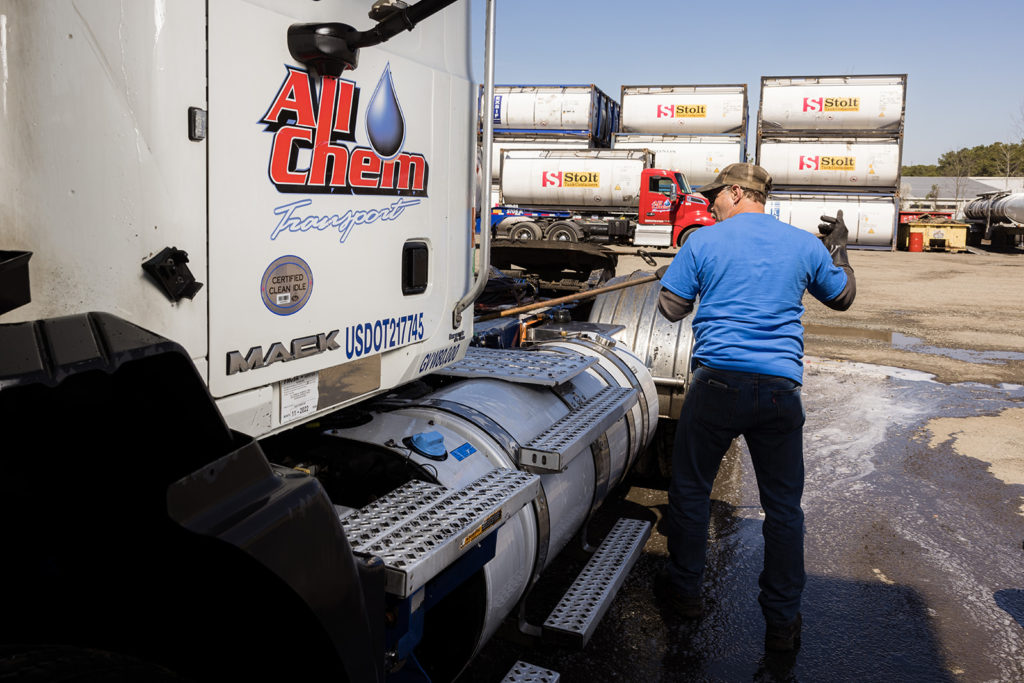 chemical-transport-truck-cleaning