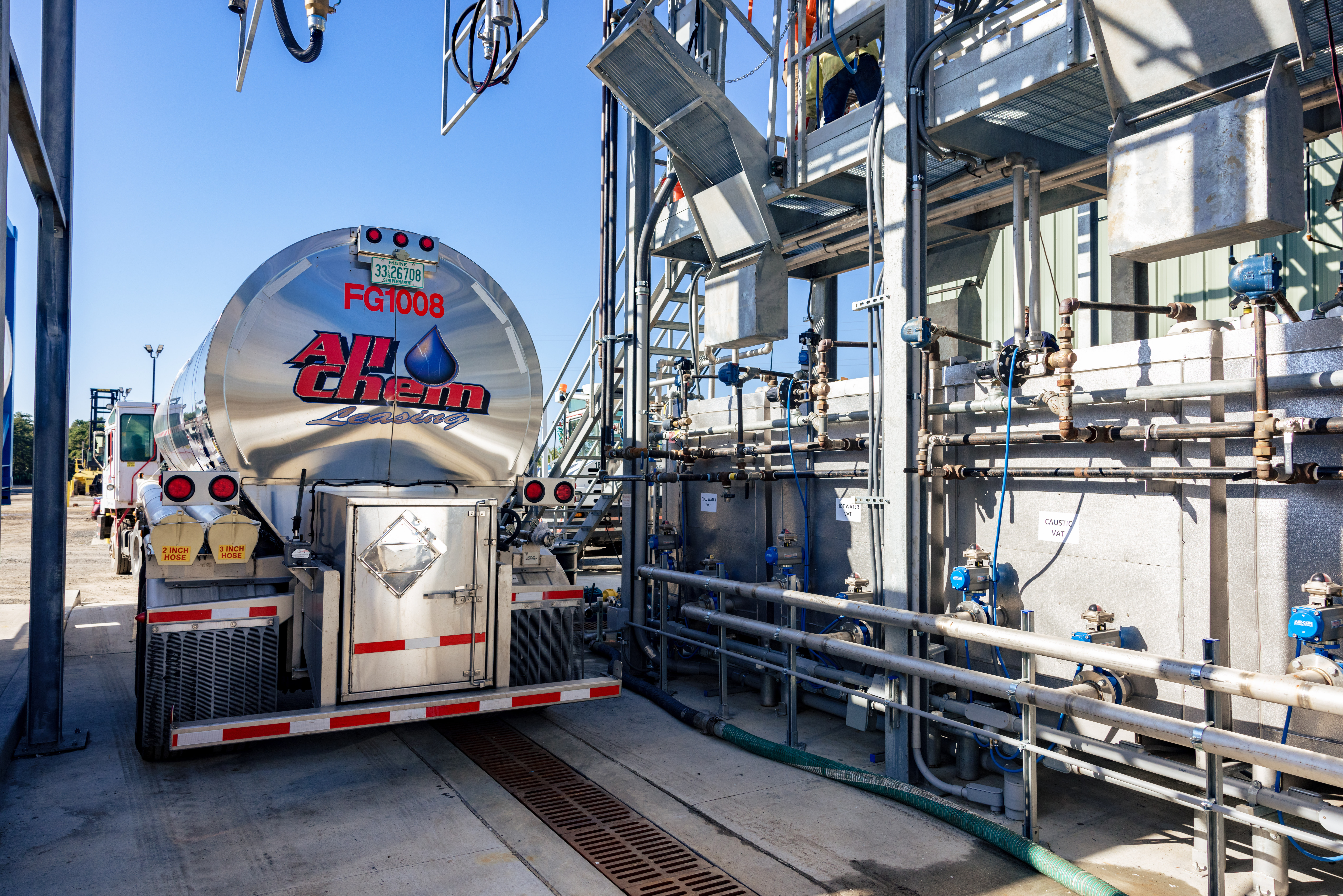 all-chem-truck-in-washing-station