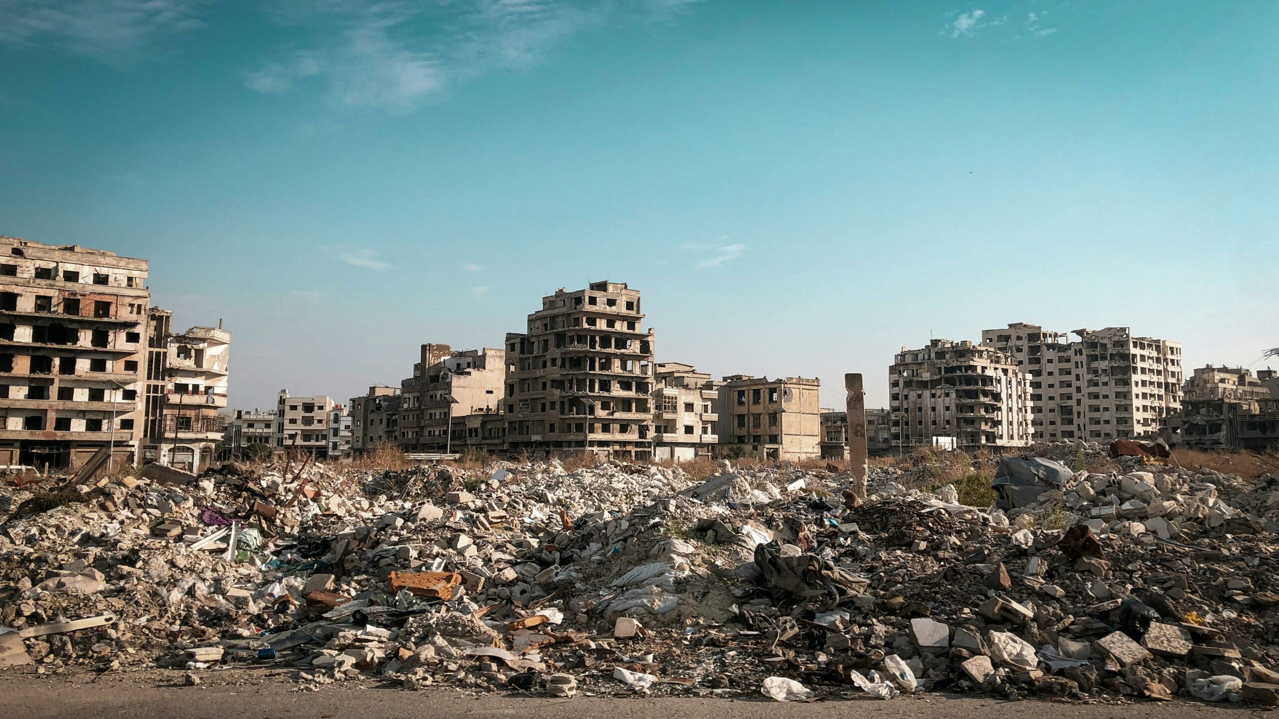 war-torn-desert-city